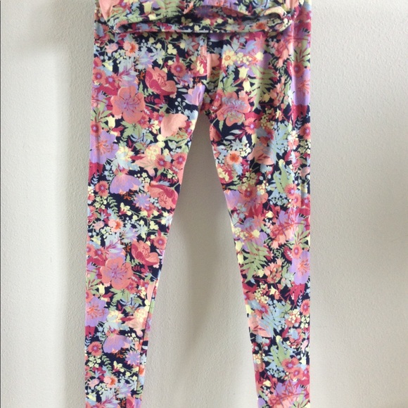 LuLaRoe Pants - Lularoe leggings OS pretty floral multi-color
